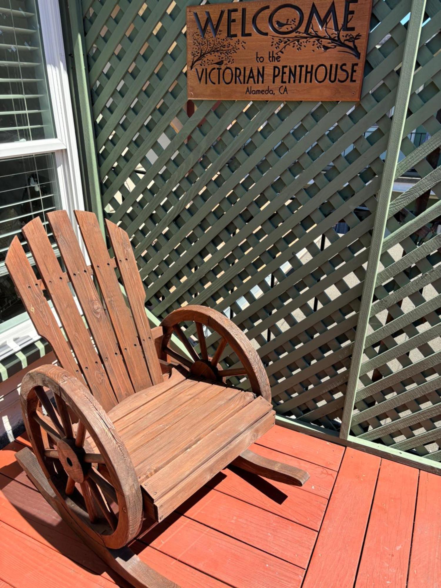 Alameda 3Br Unique Victorian Penthouse With Deck And Outdoor Furniture, Ac, 3 Blocks To Beach & Shopping Center & 2 Free Parking Spaces Esterno foto